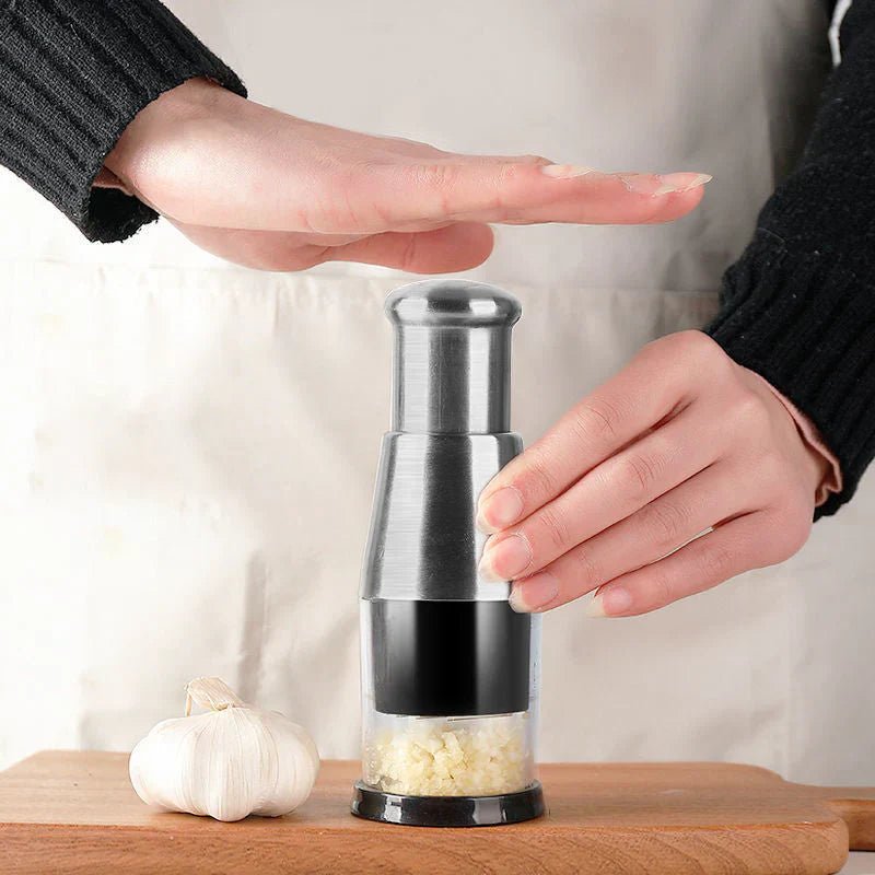 STEELMINCE – Compact Garlic Chopper Featuring Durable Steel Cutting Blades
