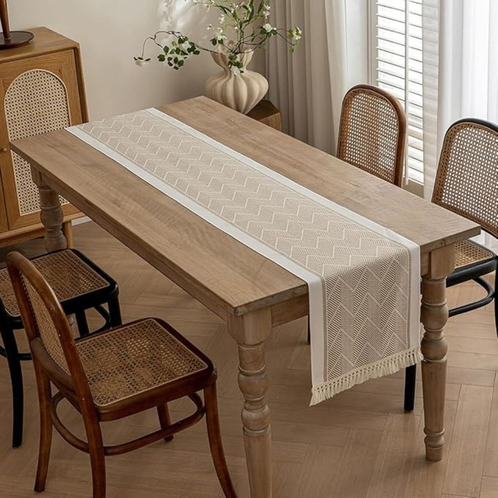 TEXTELLE – Elegant Sandstone Woven Table Runner with Zigzag Design