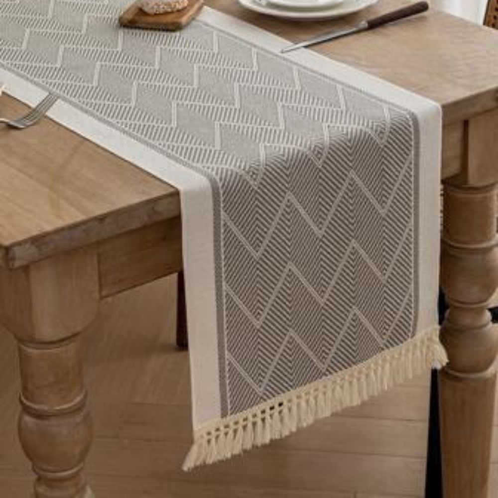 TEXTELLE – Elegant Sandstone Woven Table Runner with Zigzag Design