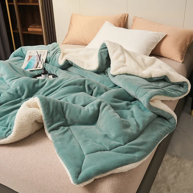 Ultra Plush Throw Blanket with Soft Faux Fur and Sherpa Fleece Quilted Flannel Bed